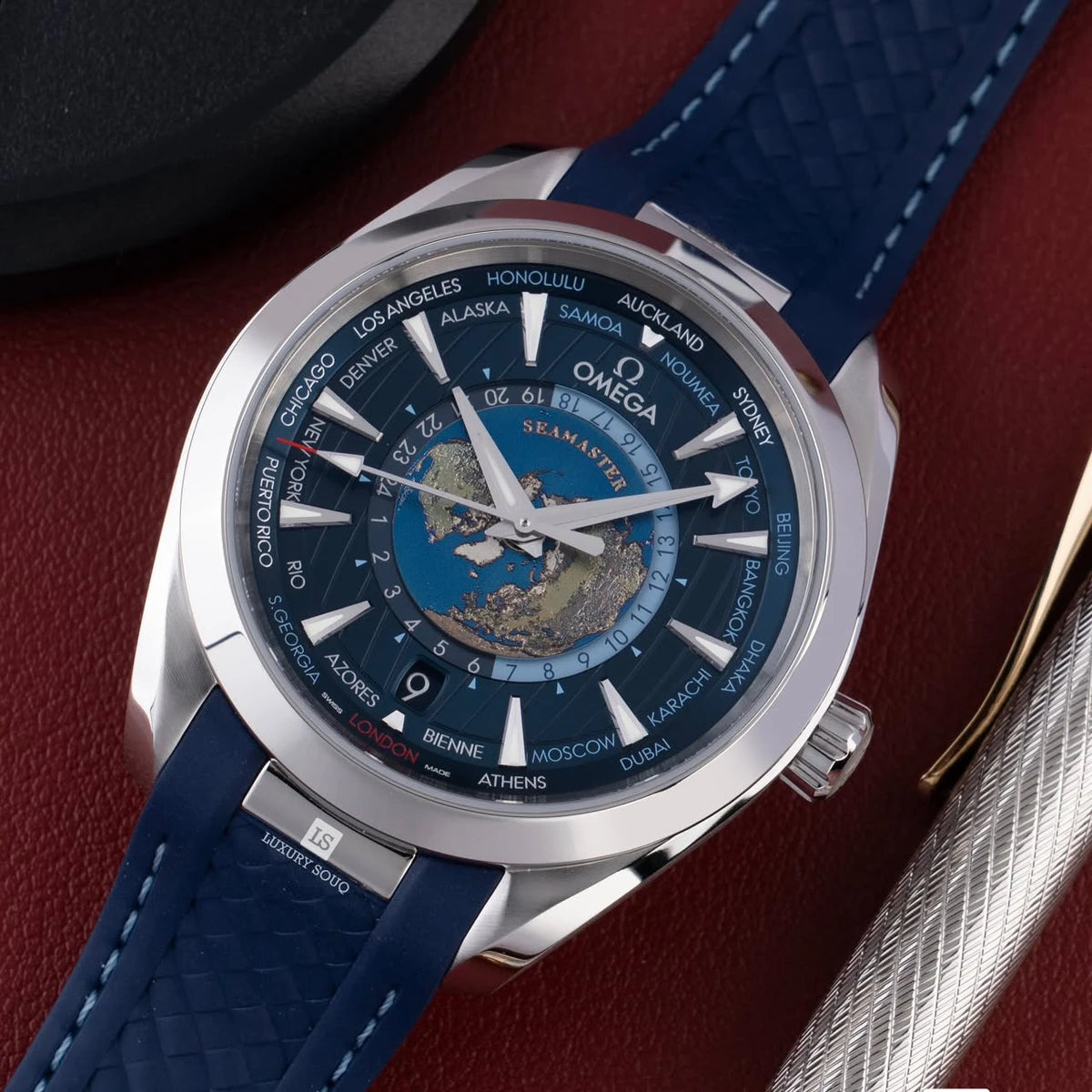 Omega Seamaster Aqua Terra 150M GMT World Timer 43mm 220.12.43.22.03.001