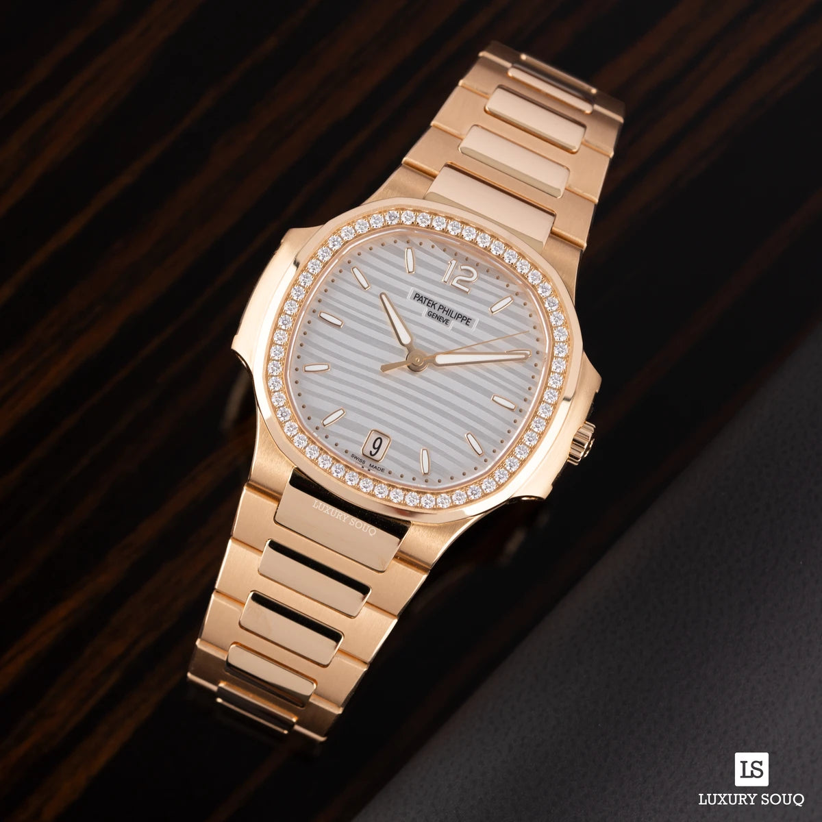 Patek Philippe Nautilus 7118/1200R-001 Silver Tone Dial 18K Rose Gold – additional product photo 2