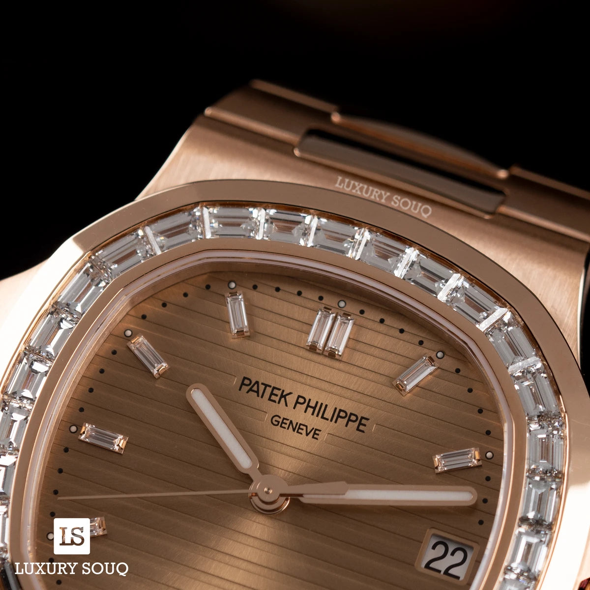 Patek Philippe Nautilus 5723/1R-001 18K Rose Gold 40mm Champagne Dial Mens Watch – additional product photo 3