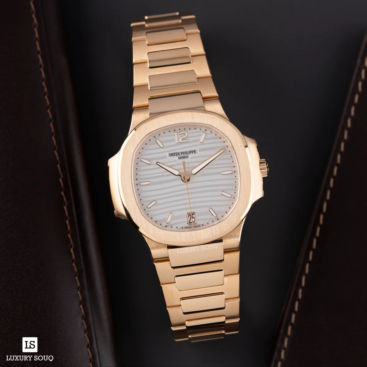 Patek Philippe Nautilus 7118/1R-001 Silvery Opaline Dial 35Mm 18Kt Rose Gold – additional product photo 2