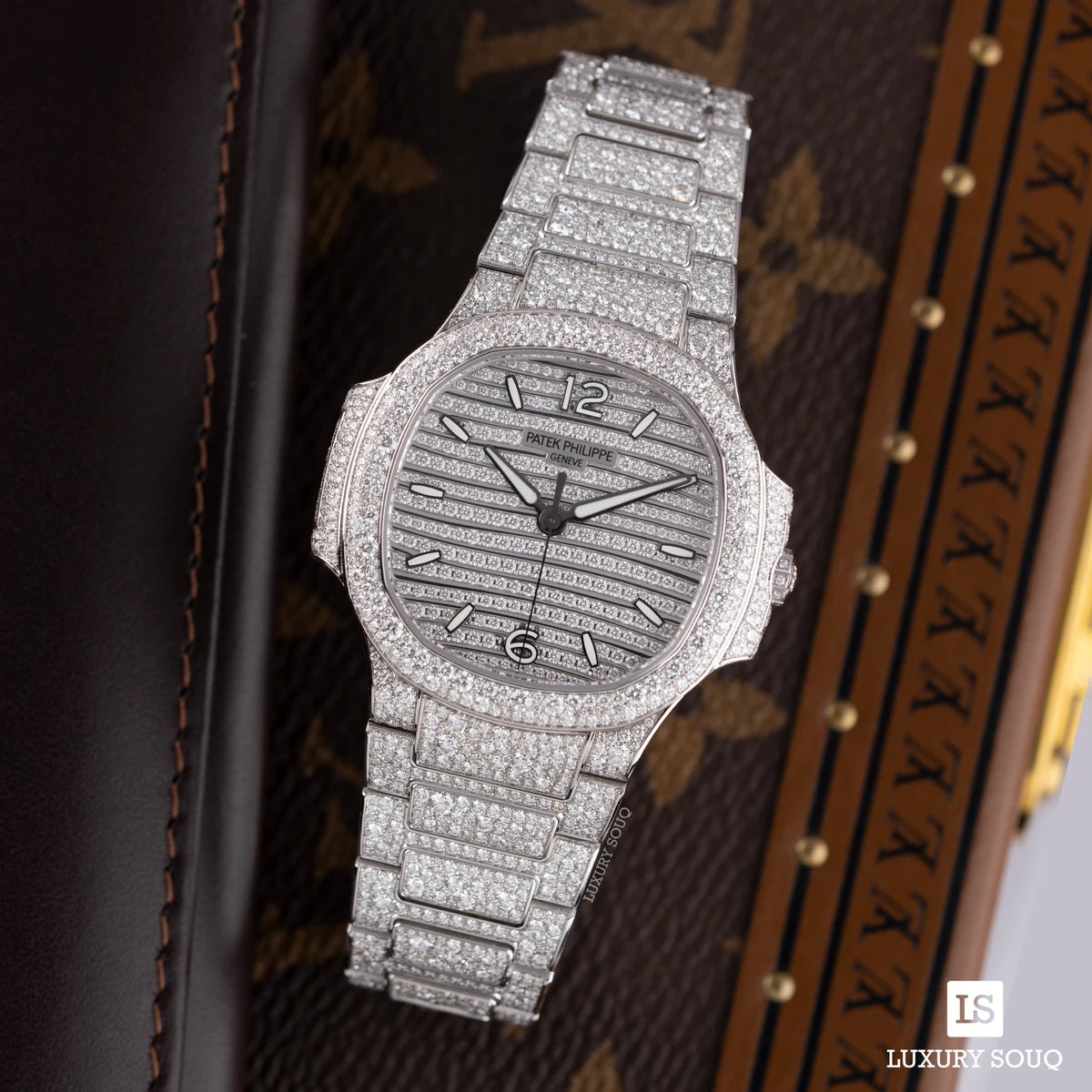 Patek Philippe Nautilus 7118/1450G-001 White Gold Silver Dial – additional product photo 2