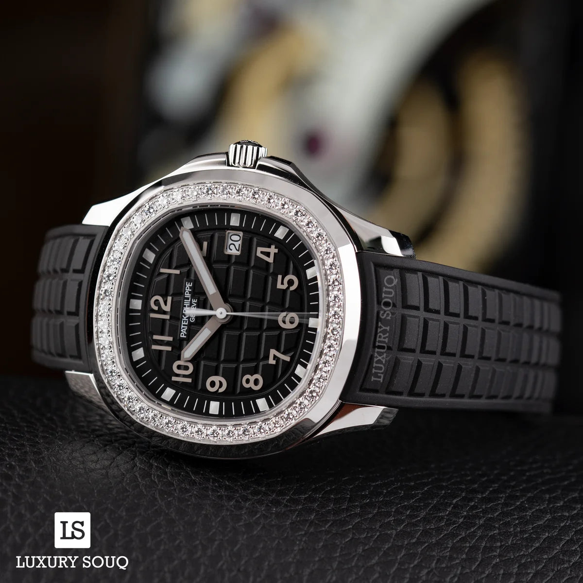 Patek Philippe Aquanaut 5267/200A-001 Diamond-Set Bezel 39mm Luce Black Dial Unisex Watch – additional product photo 3