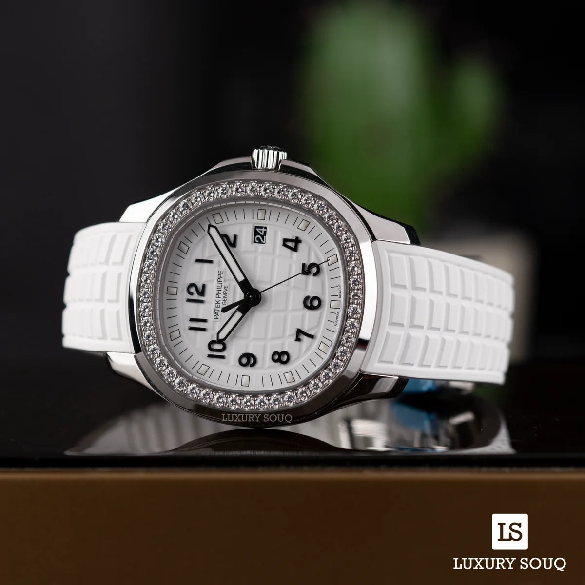 Patek Philippe Aquanaut Luce 5267/200A-010 Matted Diamond-Set Bezel Stainless 39mm Steel White Dial Womens Watch – additional product photo 3