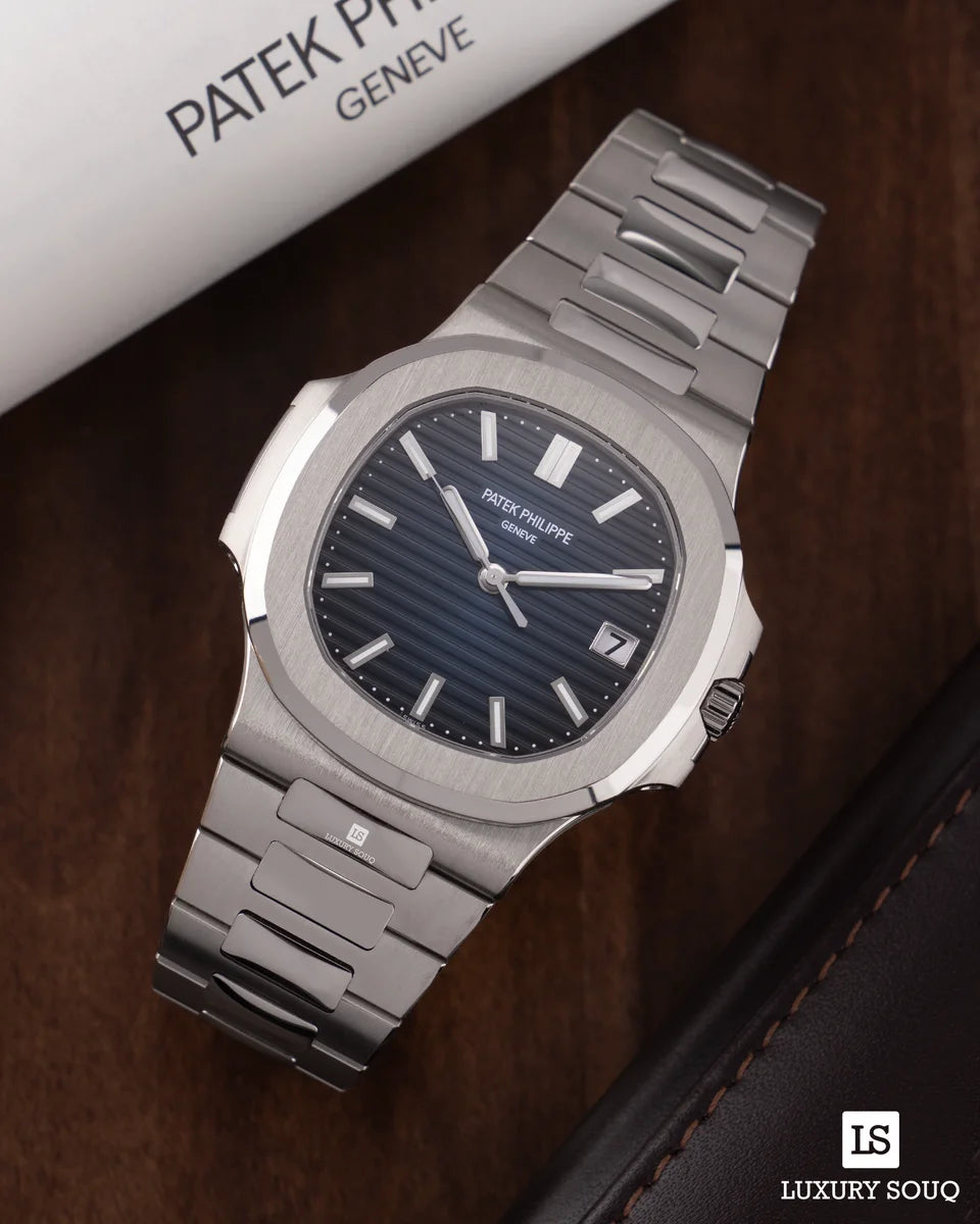 Patek Philippe Nautilus 5811/1G-001 Blue Sunburst Indices Self-Winding 18K White Gold Blue Dial – additional product photo 3
