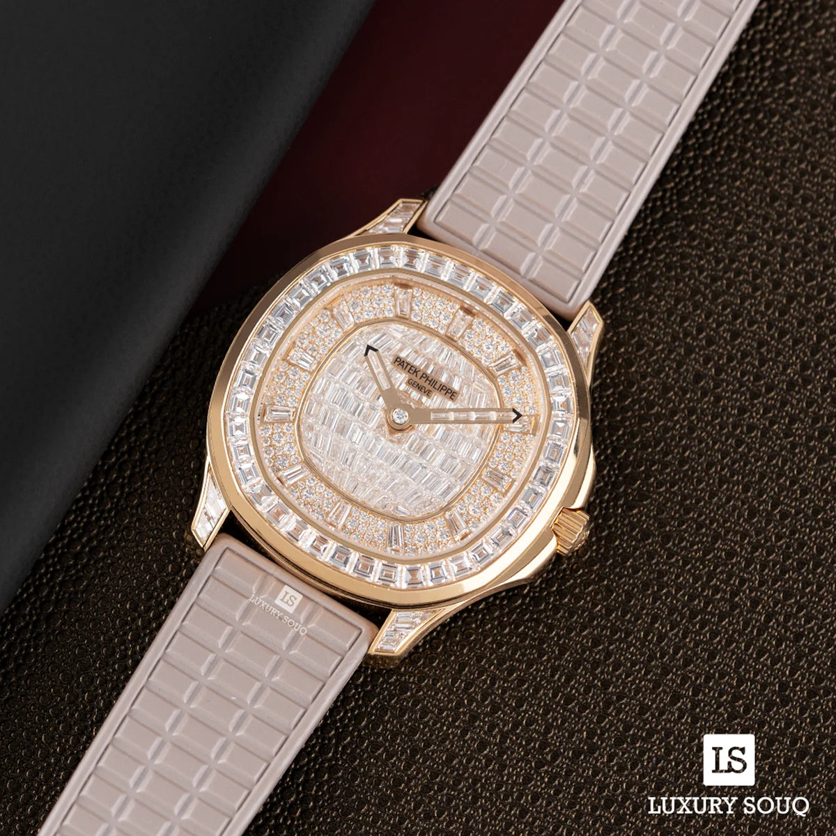 Patek Philippe Aquanaut 5062/450R-001 Luce Haute Joaillerie 38.8 Mm 18K Rose Gold Pearly Beige Rubber Straps Ladies Watch – additional product photo 4